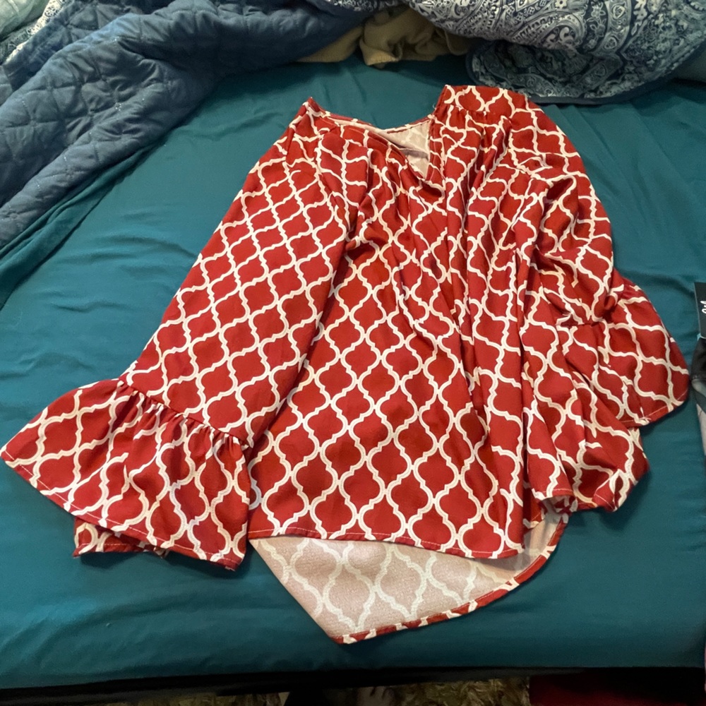 Two shirts - longer backs- buy both together.